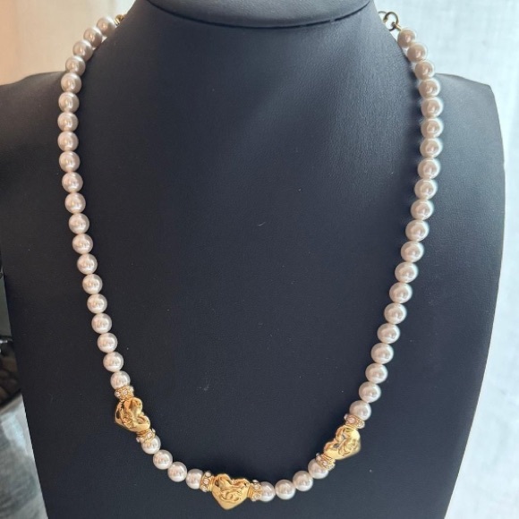 Chanel Gold Heart Pearl Necklace - Picture 1 of 1